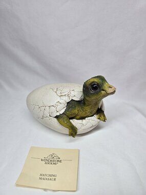 Windstone Editions Hatching Egg Maiasaur Dinosaur Pena 1989 Figurine- CHIPPED